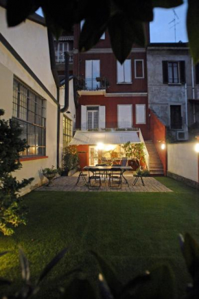 Youhosty - Secret Garden Milano